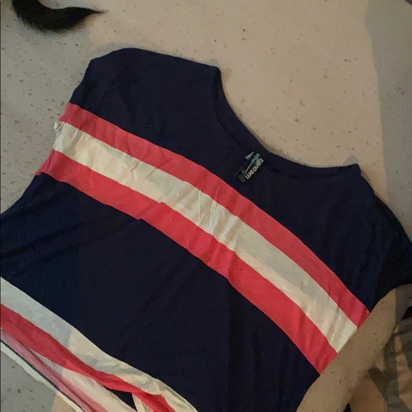 flowy shirt! - Picture 2 of 2